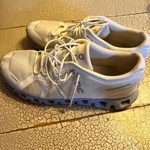 On Cloud women’s shoes